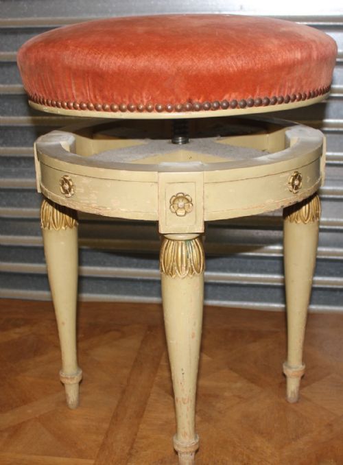 STOOL - ADDITIONAL PHOTO 2