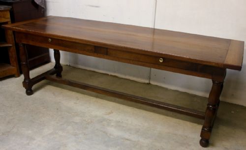 A FINE WALNUT FARMHOUSE TABLE - ADDITIONAL PHOTO 1