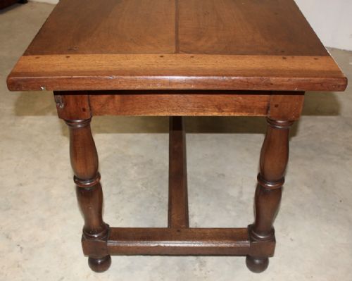 A FINE WALNUT FARMHOUSE TABLE - ADDITIONAL PHOTO 2