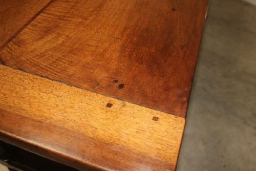 A FINE WALNUT FARMHOUSE TABLE - ADDITIONAL PHOTO 7