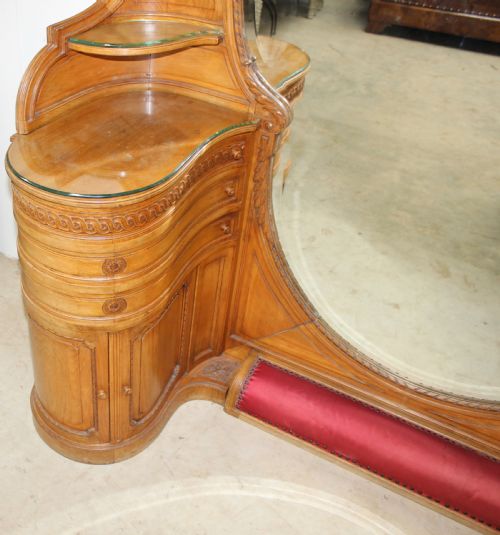 DRESSING TABLE - ADDITIONAL PHOTO 4