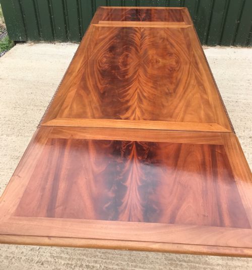 DINING TABLE - ADDITIONAL PHOTO 1