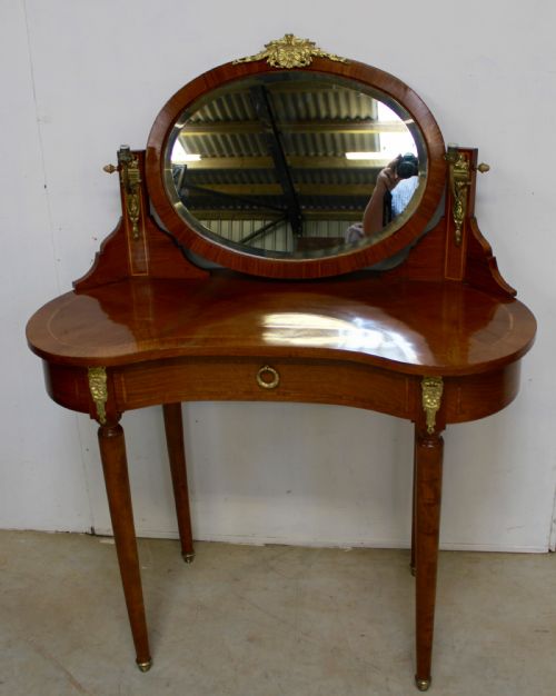 french dressing table - CATEGORY: ANTIQUE DRESSING TABLES - DATED 1910