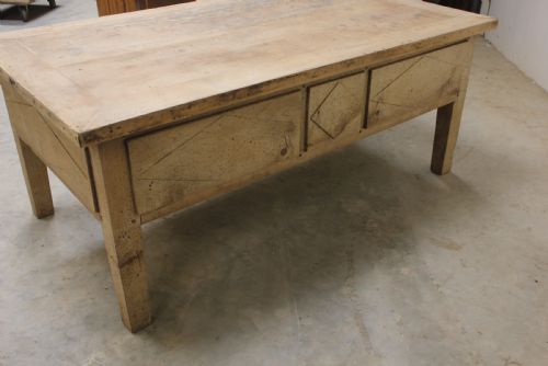 COFFEE TABLE - ADDITIONAL PHOTO 2