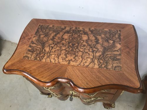 PAIR OF WALNUT COMMODES CHESTS - ADDITIONAL PHOTO 6