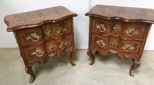 PAIR OF WALNUT COMMODES CHESTS - ADDITIONAL PHOTO 9