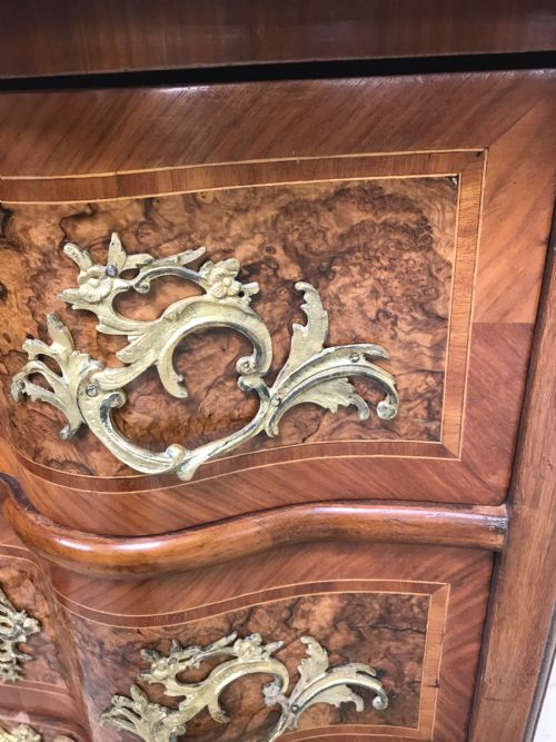 PAIR OF WALNUT COMMODES CHESTS - ADDITIONAL PHOTO 11