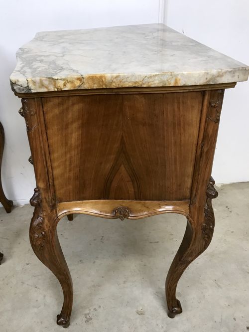 PAIR OF WALNUT AND MARBLE LAMP TABLES - ADDITIONAL PHOTO 2