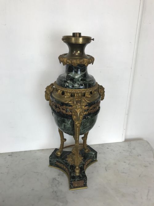 FINE PAIR OF BRONZE AND ORMOLU LAMPS - ADDITIONAL PHOTO 4