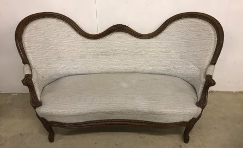 double spoon back sofa in mahogany a - CATEGORY: ANTIQUE SOFAS - DATED VICTORIAN
