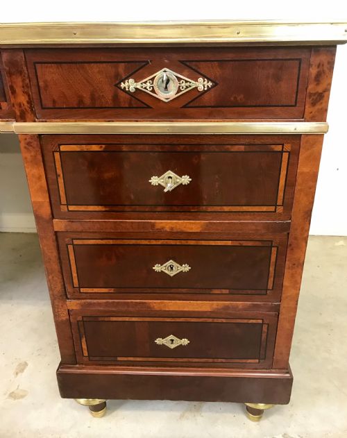 FINE QUALITY ORMOLU MOUNTED PEDESTAL DESK - ADDITIONAL PHOTO 1