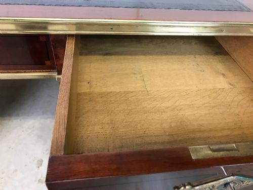 FINE QUALITY ORMOLU MOUNTED PEDESTAL DESK - ADDITIONAL PHOTO 4