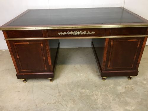 FINE QUALITY ORMOLU MOUNTED PEDESTAL DESK - ADDITIONAL PHOTO 9