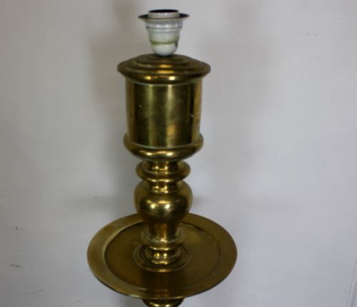VERY LARGE PAIR OF BRASS LAMPS - ADDITIONAL PHOTO 2