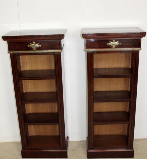 PAIR OF BOOKCASES - ADDITIONAL PHOTO 2