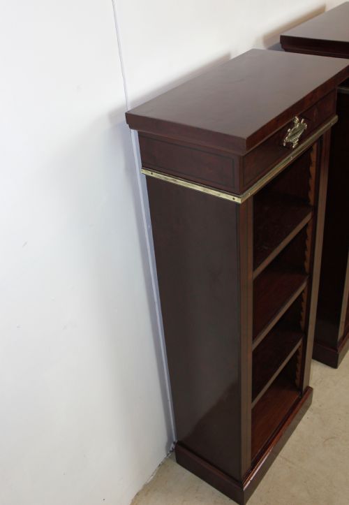 PAIR OF BOOKCASES - ADDITIONAL PHOTO 7
