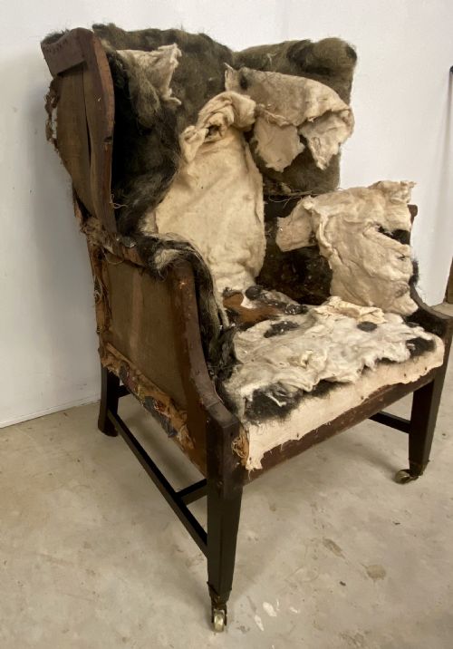 ENGLISH WING BACK CHAIR - ADDITIONAL PHOTO 1