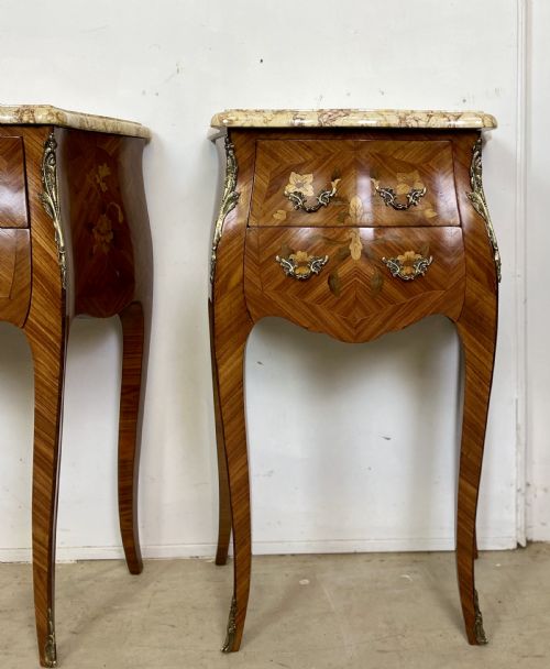 PAIR OF FRENCH MARQUETERY AND ORMOLU MOUNTED NIGHTSTANDS - ADDITIONAL PHOTO 1