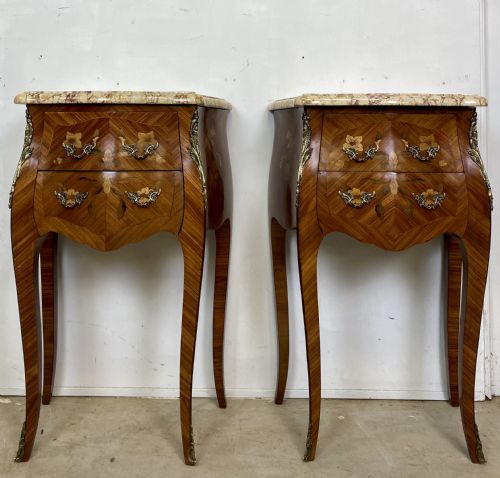 PAIR OF FRENCH MARQUETERY AND ORMOLU MOUNTED NIGHTSTANDS - ADDITIONAL PHOTO 3