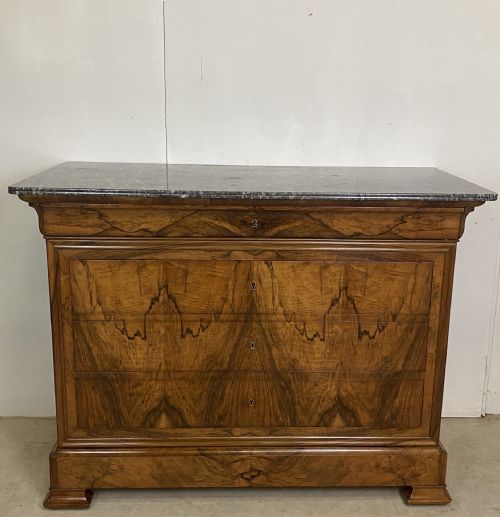 STUNNING FRENCH WALNUT COMMODE - ADDITIONAL PHOTO 1
