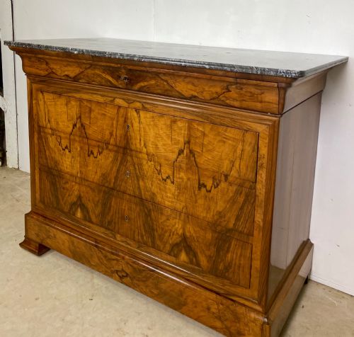 STUNNING FRENCH WALNUT COMMODE - ADDITIONAL PHOTO 4