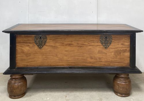 large angloindian coffer - CATEGORY: ANTIQUE CHESTS - DATED 1850