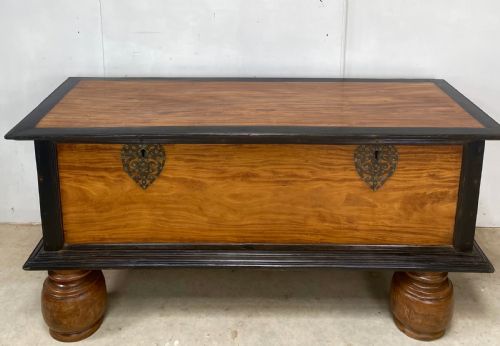 LARGE ANGLOINDIAN COFFER - ADDITIONAL PHOTO 1