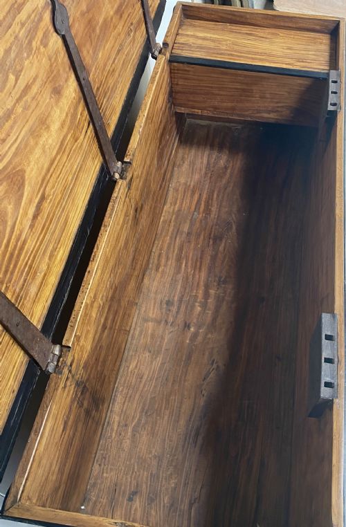 LARGE ANGLOINDIAN COFFER - ADDITIONAL PHOTO 8