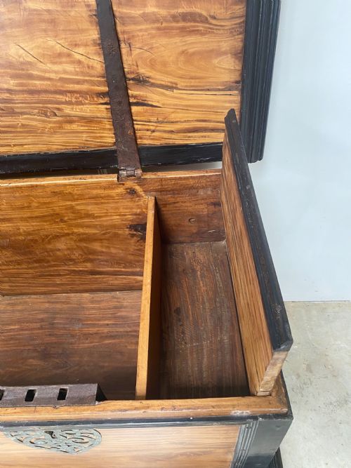 LARGE ANGLOINDIAN COFFER - ADDITIONAL PHOTO 11