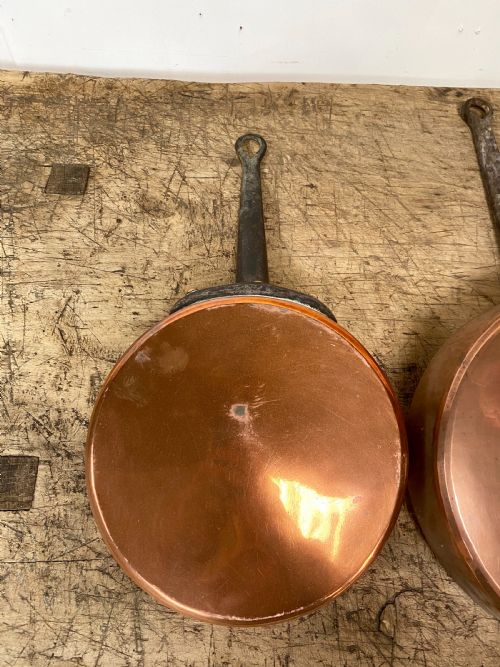 SET OF THREE 19TH CENTURY COPPER PANS - ADDITIONAL PHOTO 2