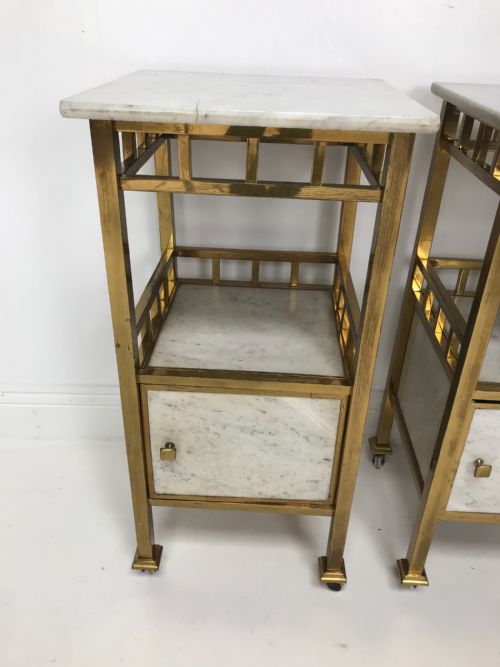 A PAIR OF BRASS AND MARBLE NIGHTSTANDS - ADDITIONAL PHOTO 5