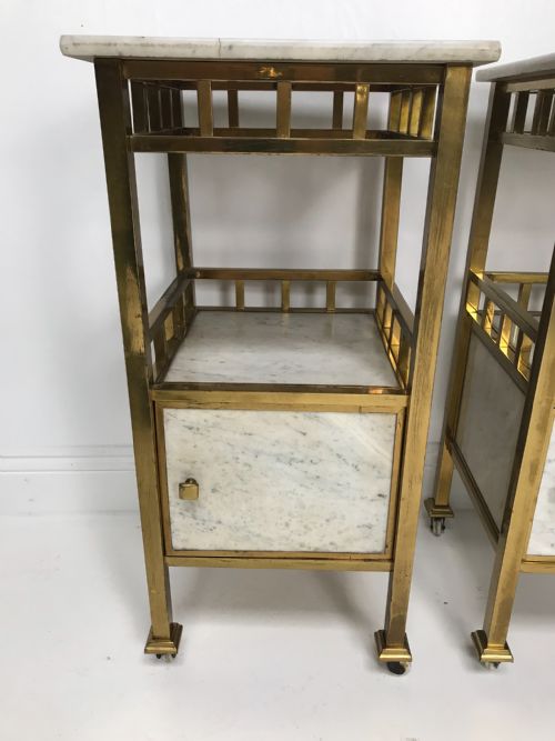 A PAIR OF BRASS AND MARBLE NIGHTSTANDS - ADDITIONAL PHOTO 7