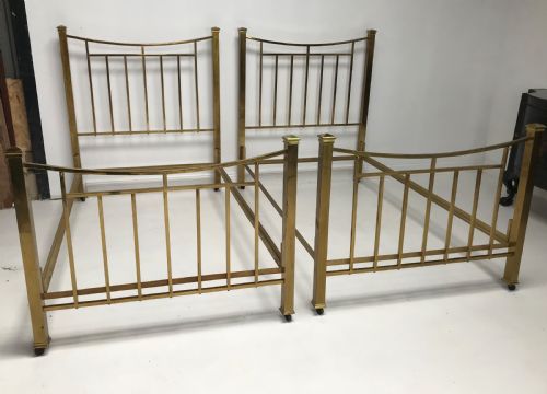 a pair of brass beds - CATEGORY: ANTIQUE BEDS - DATED 1910