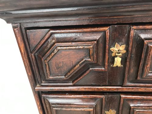 ANTIQUE 17TH CENT OAK CHEST - ADDITIONAL PHOTO 1