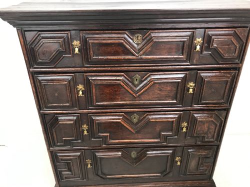 ANTIQUE 17TH CENT OAK CHEST - ADDITIONAL PHOTO 3
