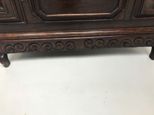 ANTIQUE 17TH CENT OAK CHEST - ADDITIONAL PHOTO 4