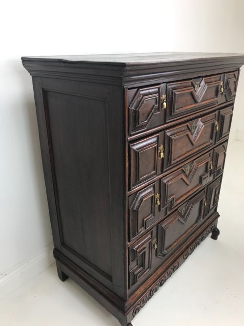 ANTIQUE 17TH CENT OAK CHEST - ADDITIONAL PHOTO 5