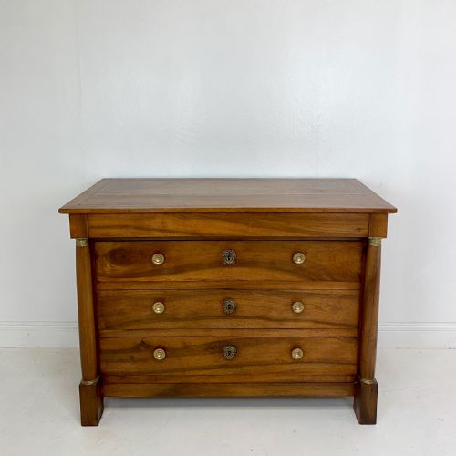 19th century french walnut commode - CATEGORY: ANTIQUE CHEST OF DRAWERS - DATED 19TH CENTURY