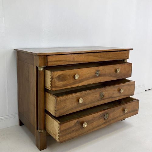 19TH CENTURY FRENCH WALNUT COMMODE - ADDITIONAL PHOTO 7