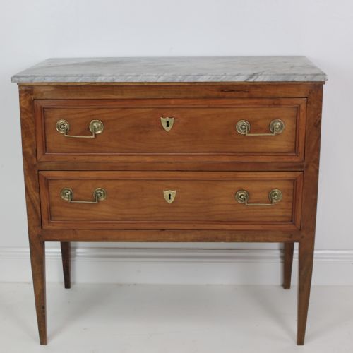 18th century french walnut commode - CATEGORY: ANTIQUE CHEST OF DRAWERS - DATED 18TH CENTURY