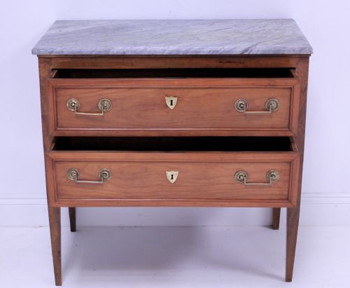18TH CENTURY FRENCH WALNUT COMMODE - ADDITIONAL PHOTO 6