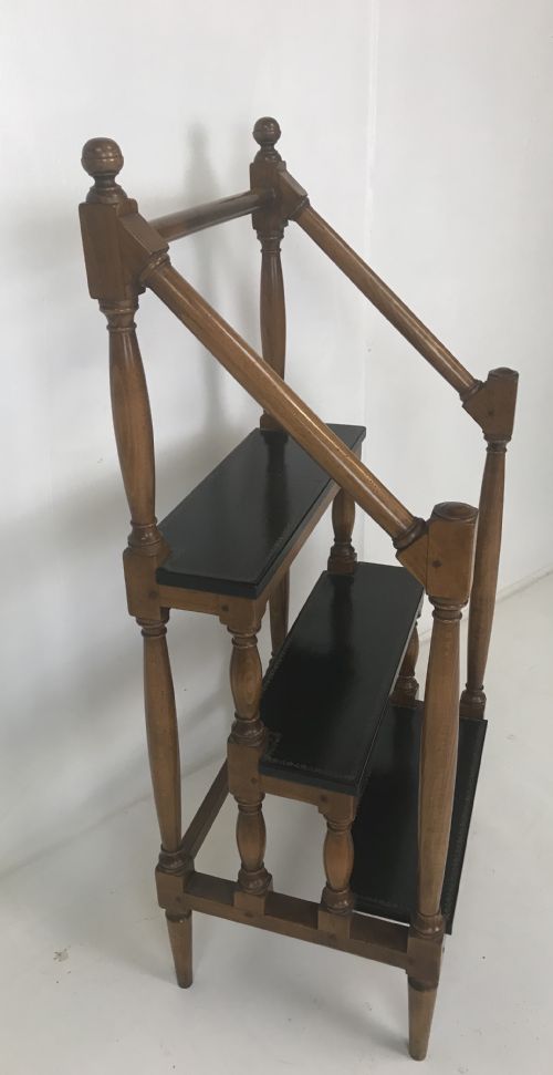 SET OF LIBRARY STEPS - ADDITIONAL PHOTO 2