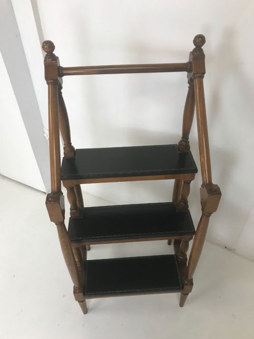 SET OF LIBRARY STEPS - ADDITIONAL PHOTO 4
