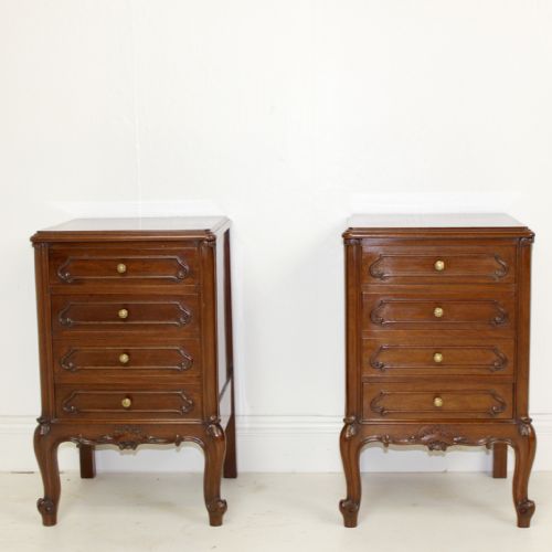 PAIR OF MAHOGANY BEDSIDE TABLES - ADDITIONAL PHOTO 5