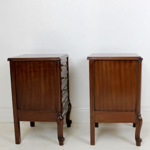 PAIR OF MAHOGANY BEDSIDE TABLES - ADDITIONAL PHOTO 11