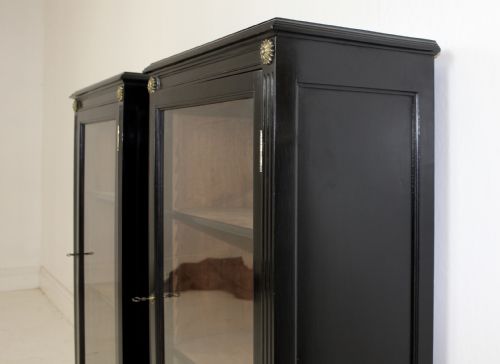 PAIR OF FRENCH EBONIZED EMPIRE BOOKCASES - ADDITIONAL PHOTO 5