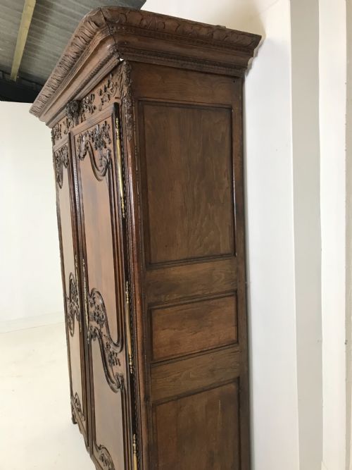 FRENCH ANTIQUE WEDDING ARMOIRE - ADDITIONAL PHOTO 20