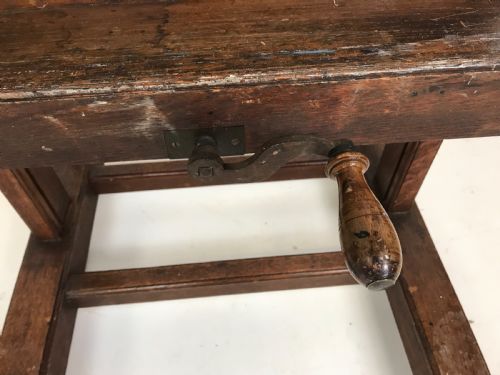EASEL - ADDITIONAL PHOTO 2