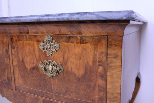 WALNUT SERVING TABLE - ADDITIONAL PHOTO 4