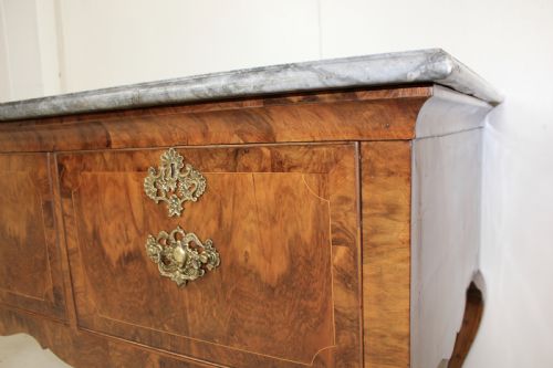 WALNUT SERVING TABLE - ADDITIONAL PHOTO 5